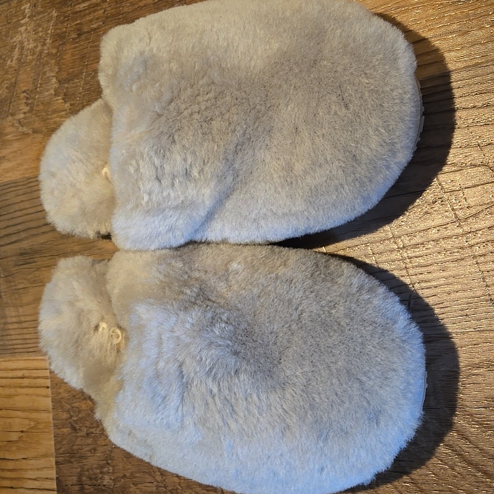 MOU fuzzy sheepskin slippers